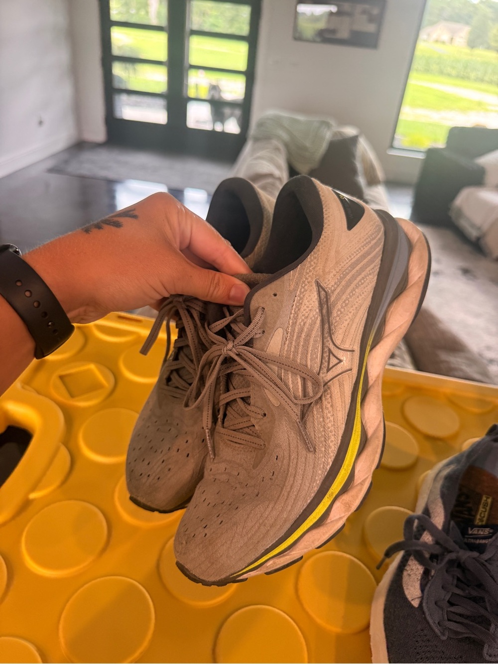 Mizuno Men’s Gray Running Sneakers with Yellow Accent
